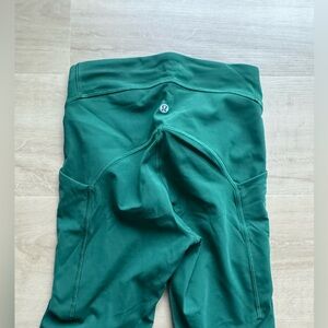 lululemon athletica woman’s size 4 Green Leggings with pocket
